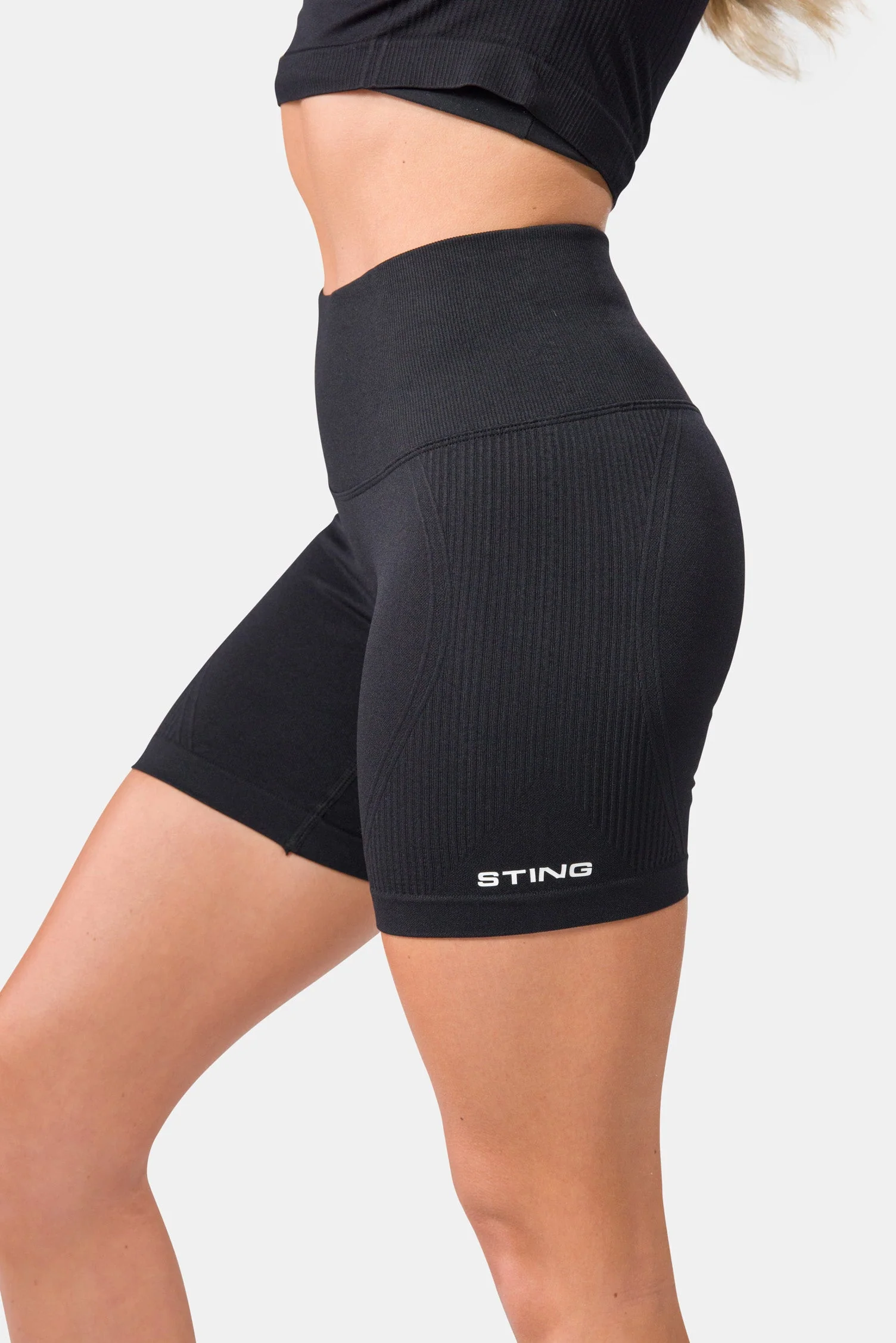 Allure Seamless Bike Shorts - Image 4